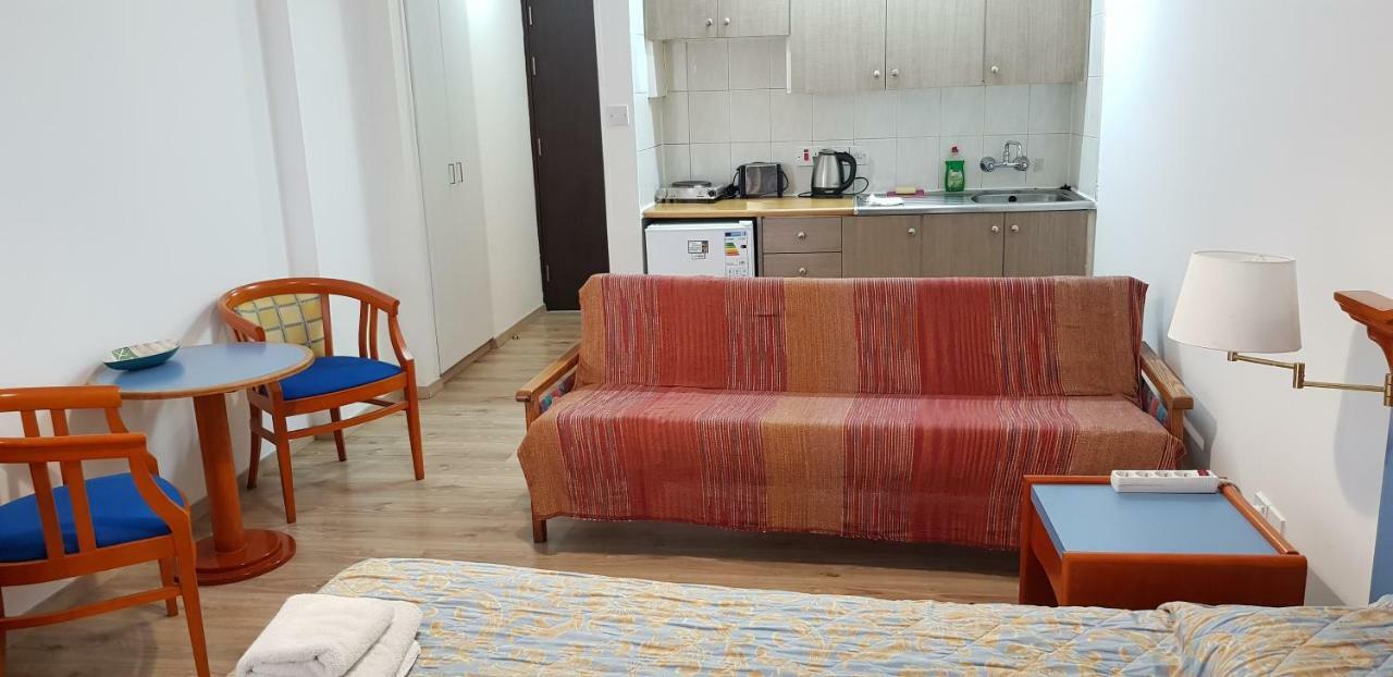 Petalmo City Apartments Larnaca Dış mekan fotoğraf